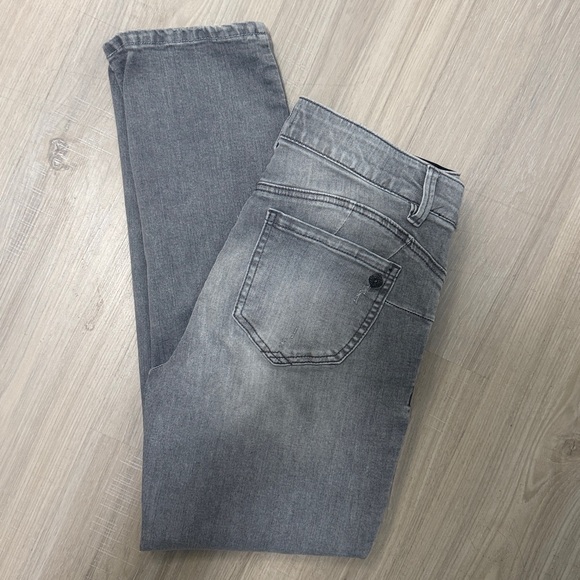 Democracy Ab Solution Grey Straight Leg Jeans - Picture 3 of 10